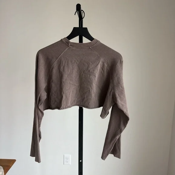 NWT Joah Brown cropped long sleeve M/L - Picture 2 of 3